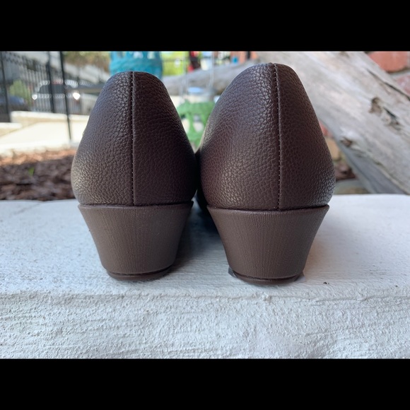 Low Heel Brazilian Wedge - Picture 3 of 6
